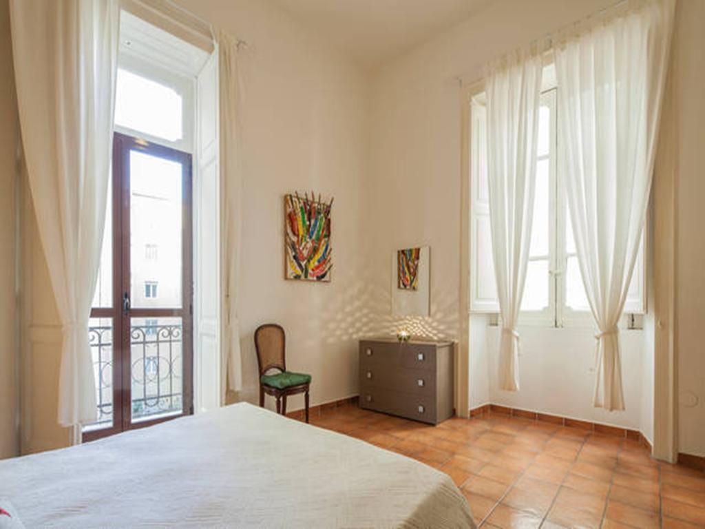 B&B Salerno House Bagian luar foto